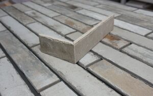 Kampinis Elementas Fasadinių Plytelių Montavimui 240115 × 52 × 10 Mm ► Klinker Expert